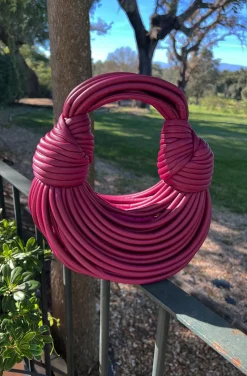 BOLSO NUDOS GRANATE