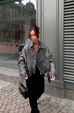 CHAQUETA DE CUERO OVERSIZED VINTAGE