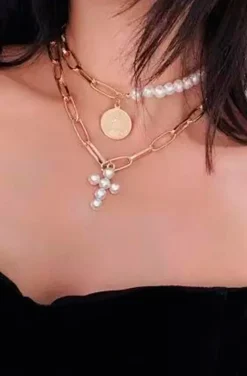 COLLAR CADENA CRUZ PERLAS