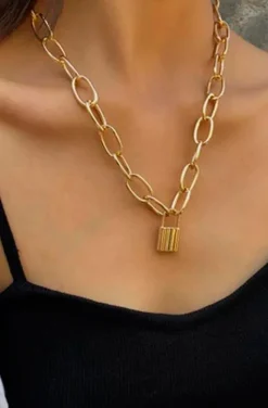 COLLAR CADENA LOCKED