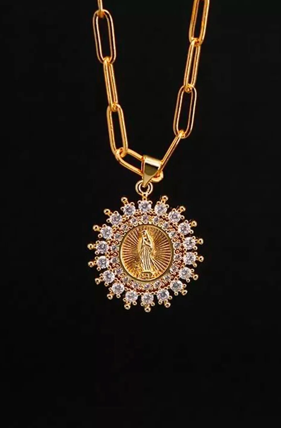 COLLAR CADENA MEDALLA REDONDA VIRGEN