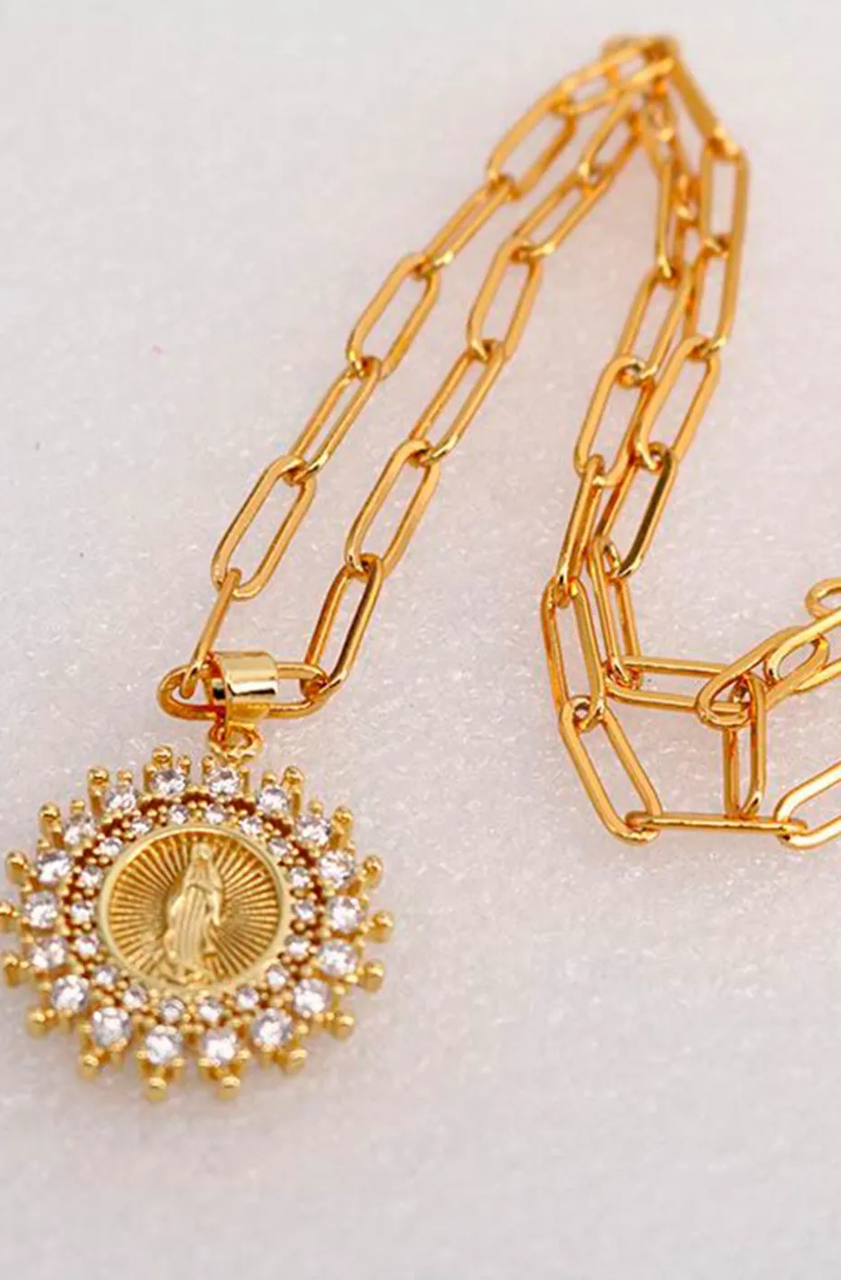 COLLAR CADENA MEDALLA REDONDA VIRGEN