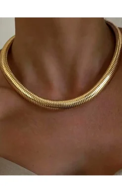 COLLAR CADENA SERIENTE COLOR DORADO