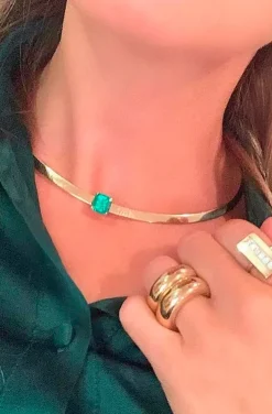 COLLAR ESMERALDA CUADRADA