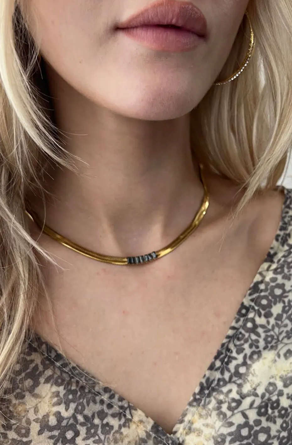 COLLAR SERPIENTE CRISTALES NEGROS