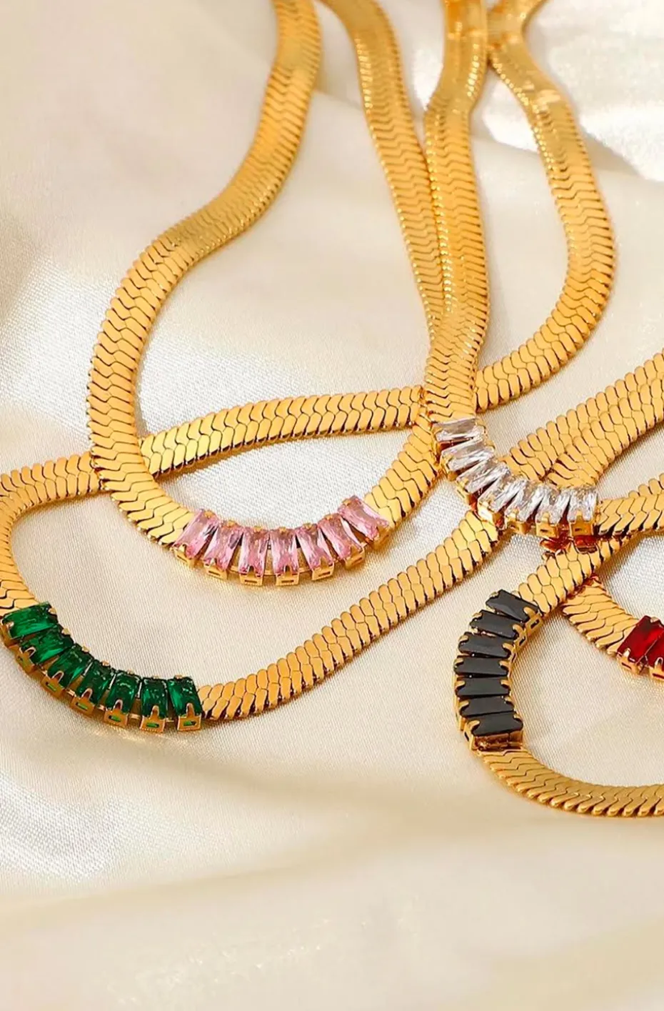 COLLAR TIPO SERPIENTE PINK