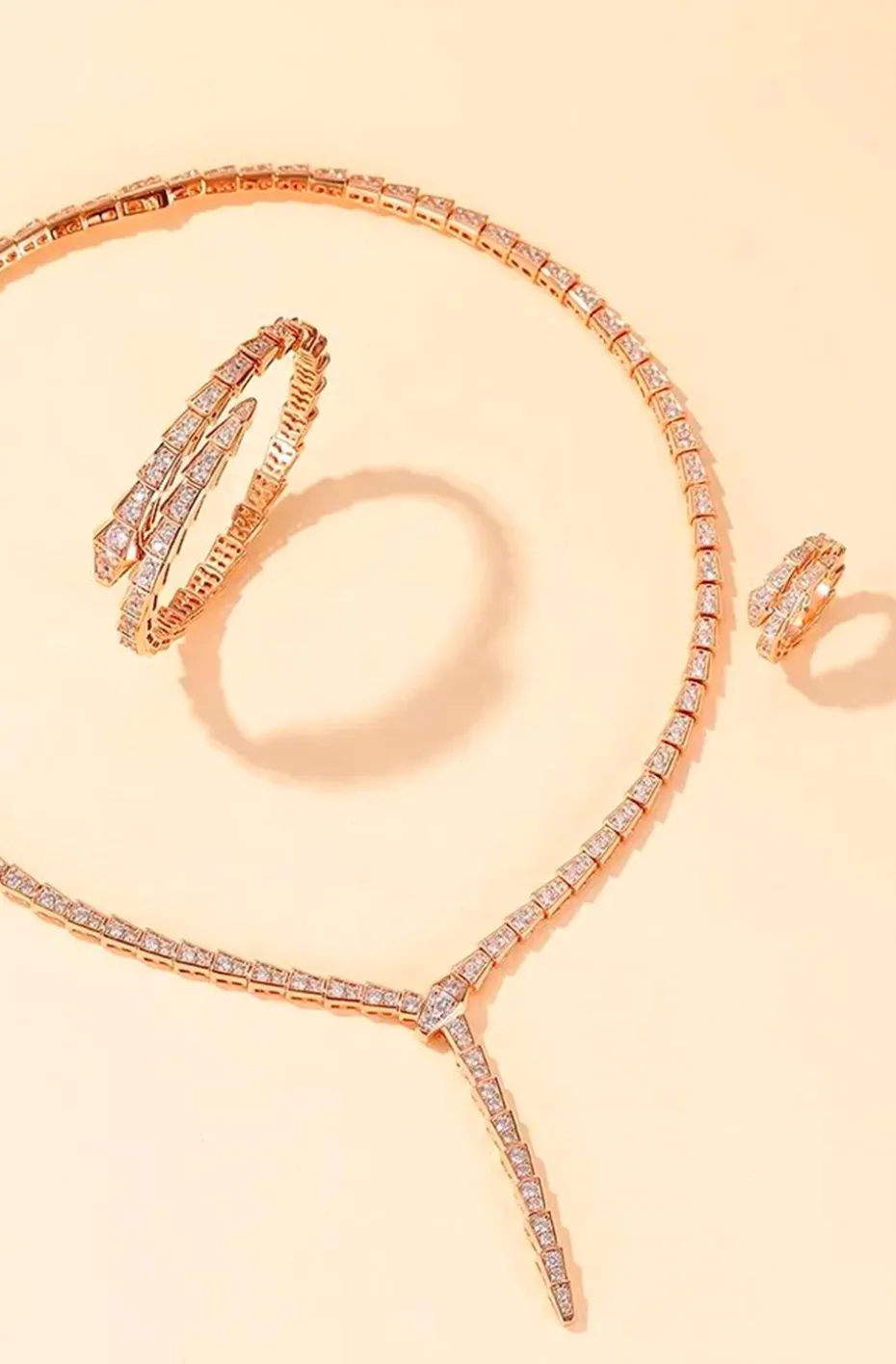 CONJUNTO DE COLLAR SERPIENTE, ANILLO Y PULSERA DORADO CIRCONITAS