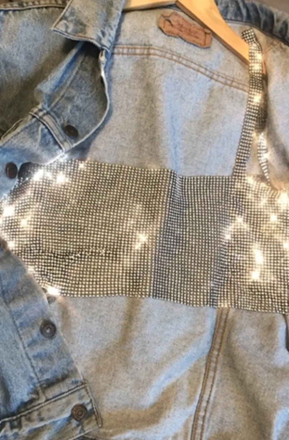 CROP TOP CRISTALES PLATA