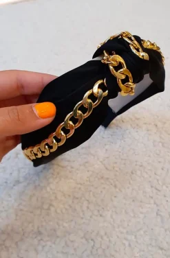 DIADEMA NEGRA CON CADENA DORADA