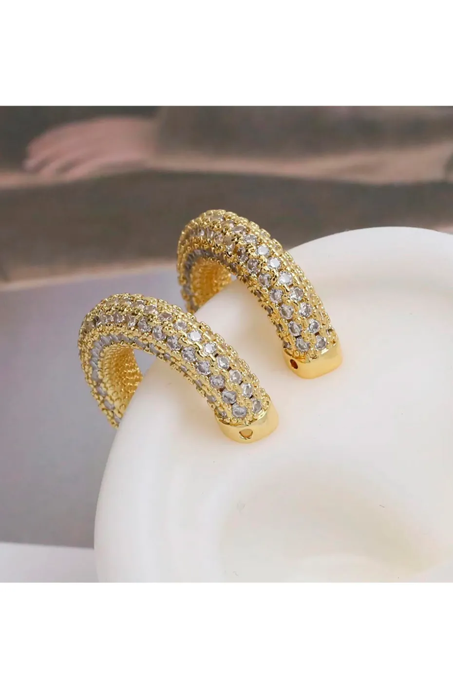 PENDIENTE EAR CUFF DE CRISTALES