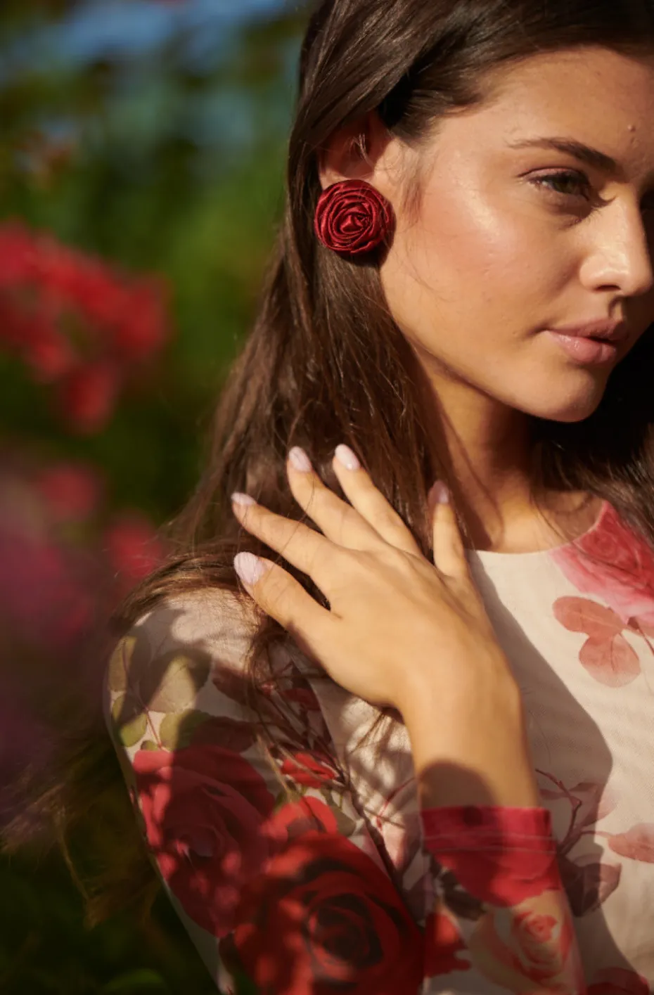 PENDIENTES ROSAS ROJO GRANATE