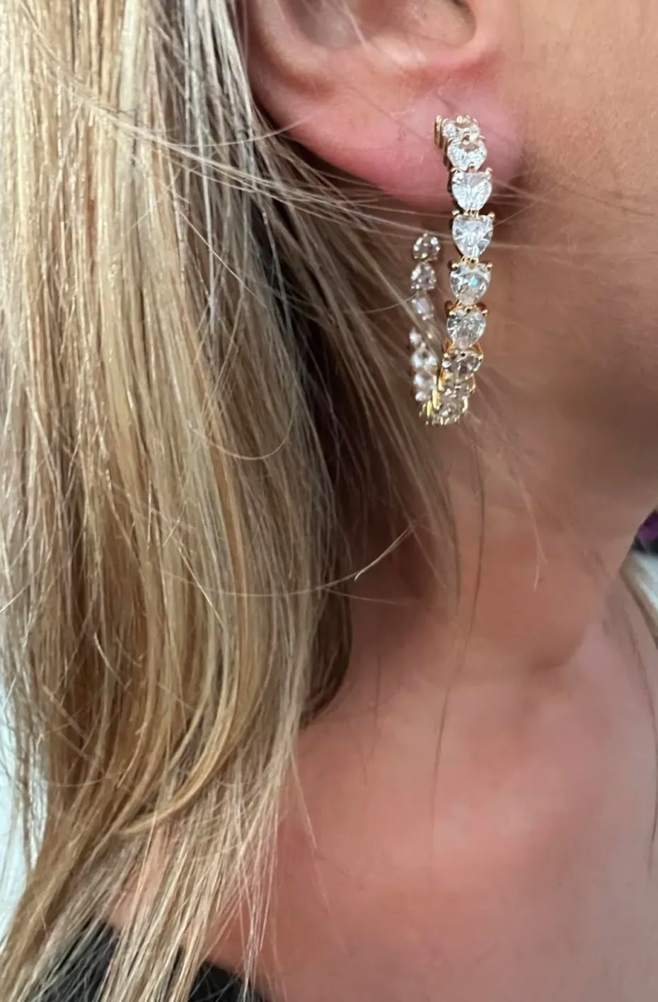 PENDIENTES ARO CORAZONES DORADO