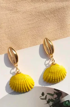 PENDIENTES CONCHA AMARILLA