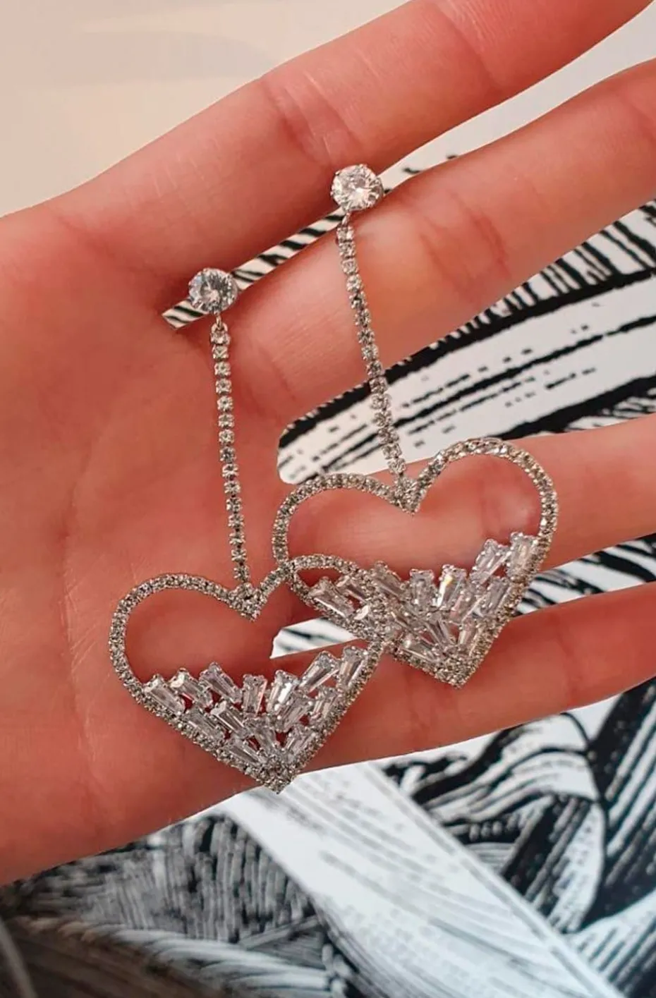 PENDIENTES CORAZONES TIRA DE CRISTALES