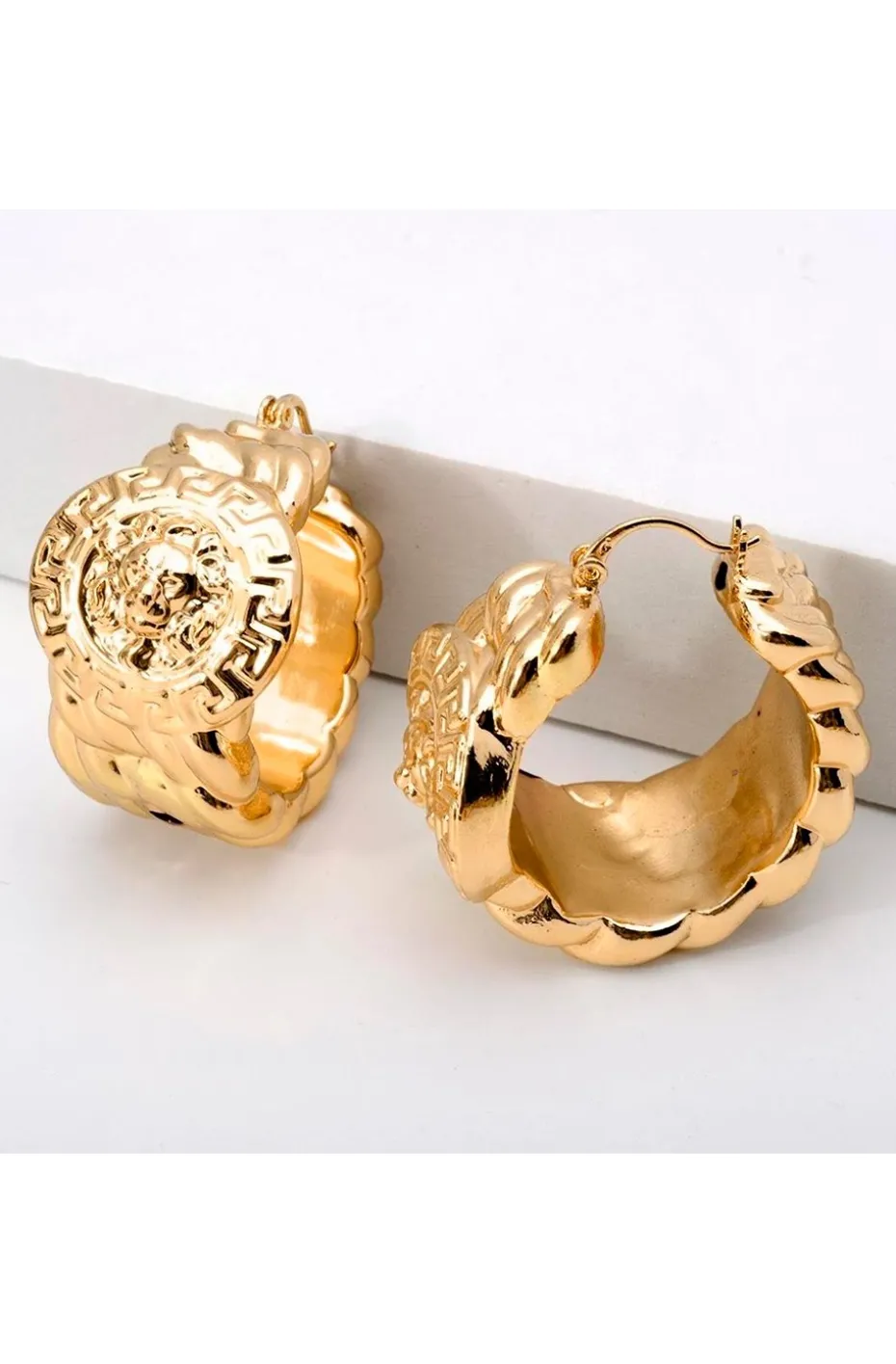 PENDIENTES DE ARO DORADO TRENZADO MEDUSA