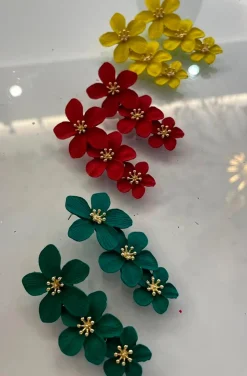 PENDIENTES DE TRES FLORES ROJO