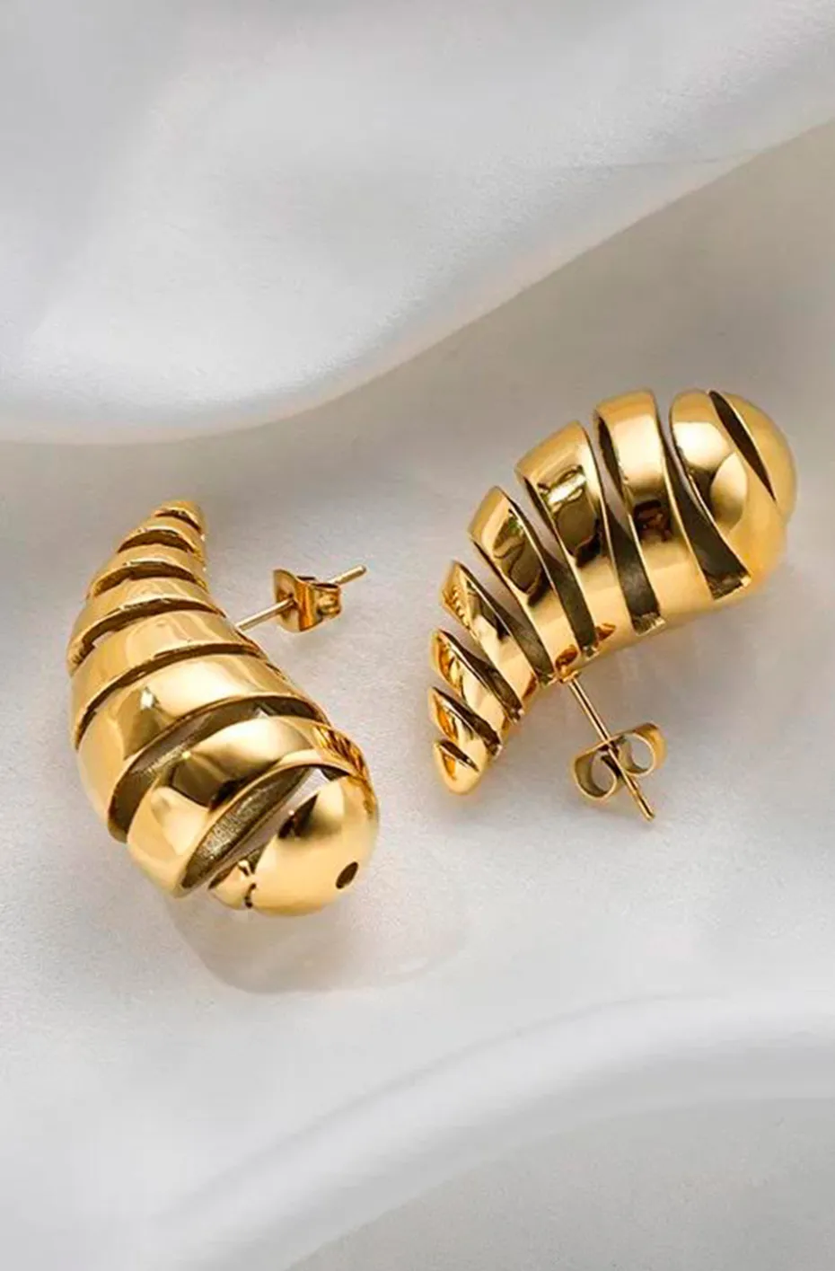 PENDIENTES ESPIRAL DORADO