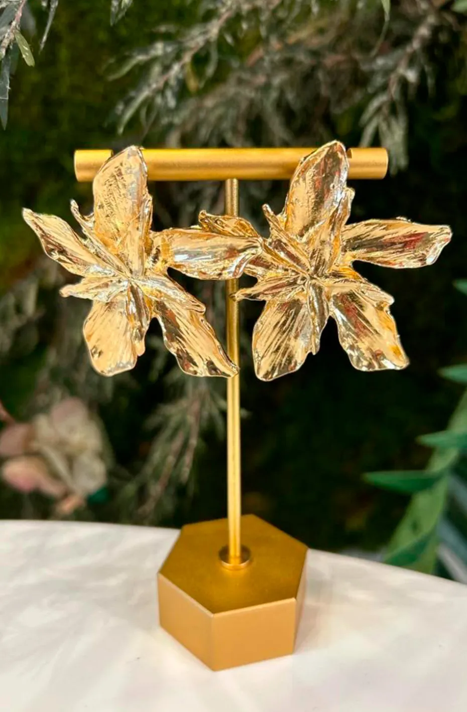 PENDIENTES FLOR TROPICAL DORADO