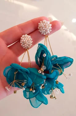 PENDIENTES FLORALES Y PERLAS
