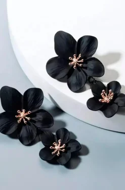 PENDIENTES FLORES BLACK