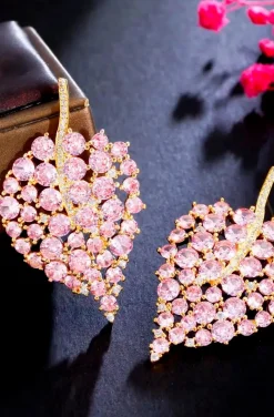 PENDIENTES HOJAS CIRCONITAS ROSAS