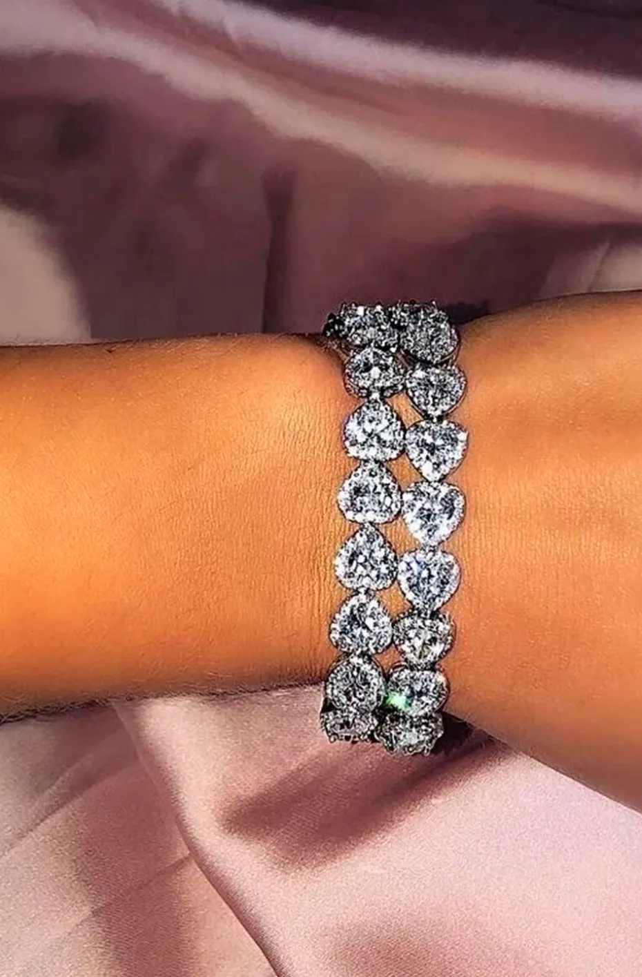PULSERA CORAZONES RACIMO