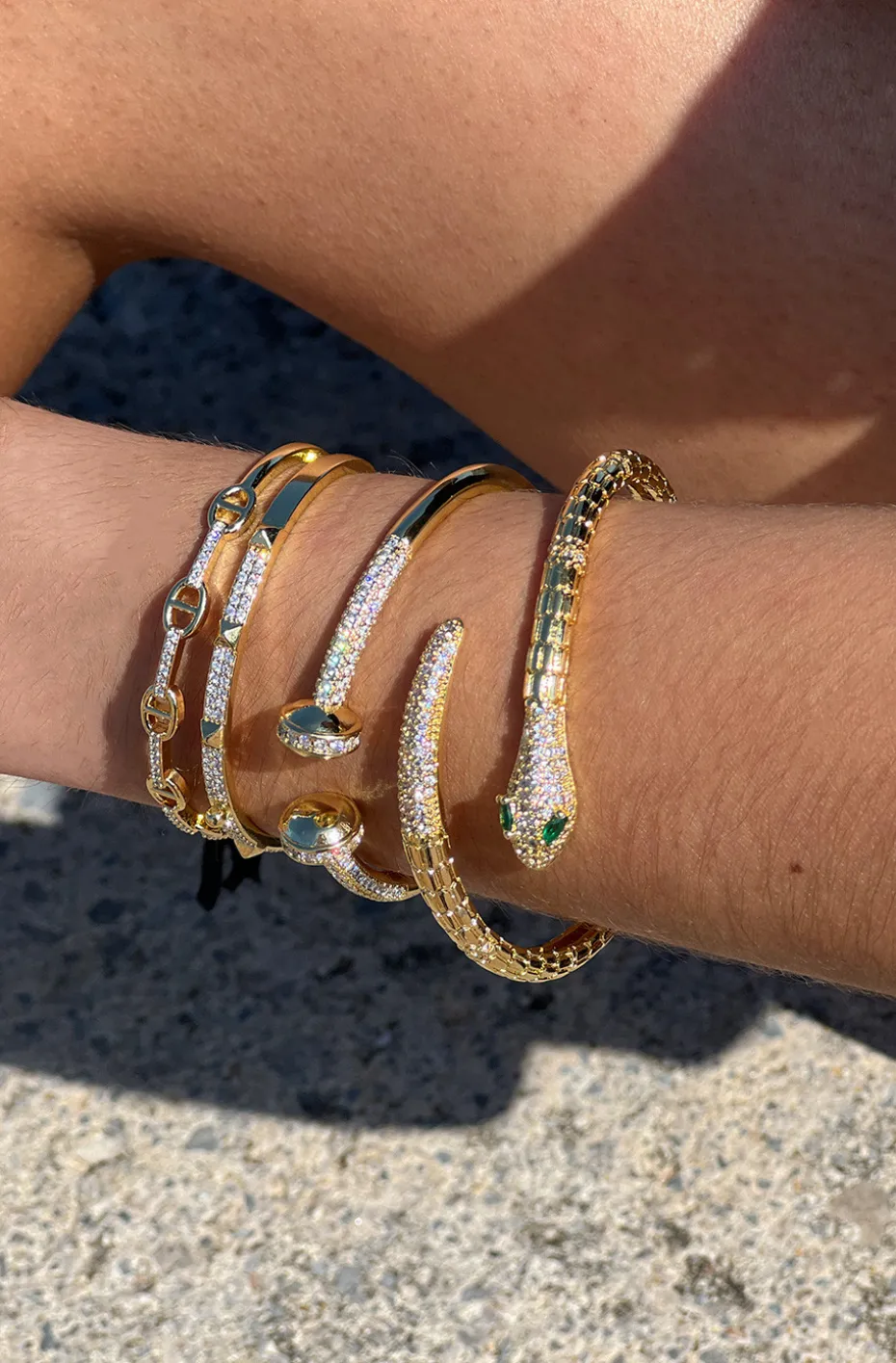 PULSERA DOBLE PIRAMIDES DORADA