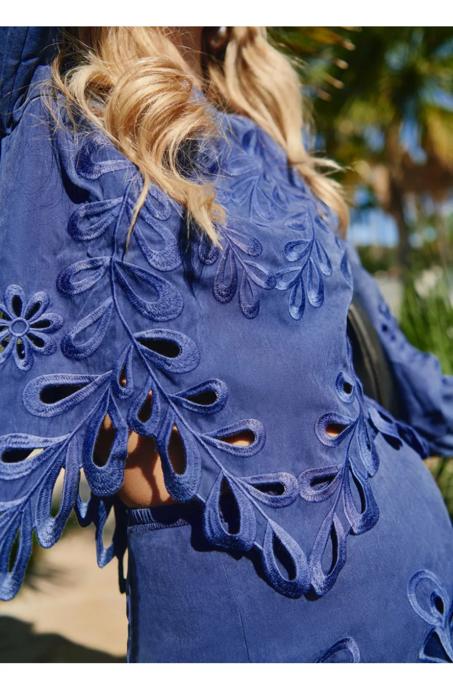 SAPPHIRE SET BY FETICHE SUANCES