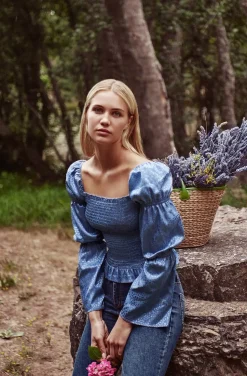 URSULA TOP IN BLUE FETICHE SUANCES