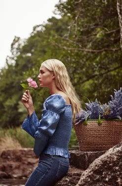 URSULA TOP IN BLUE FETICHE SUANCES